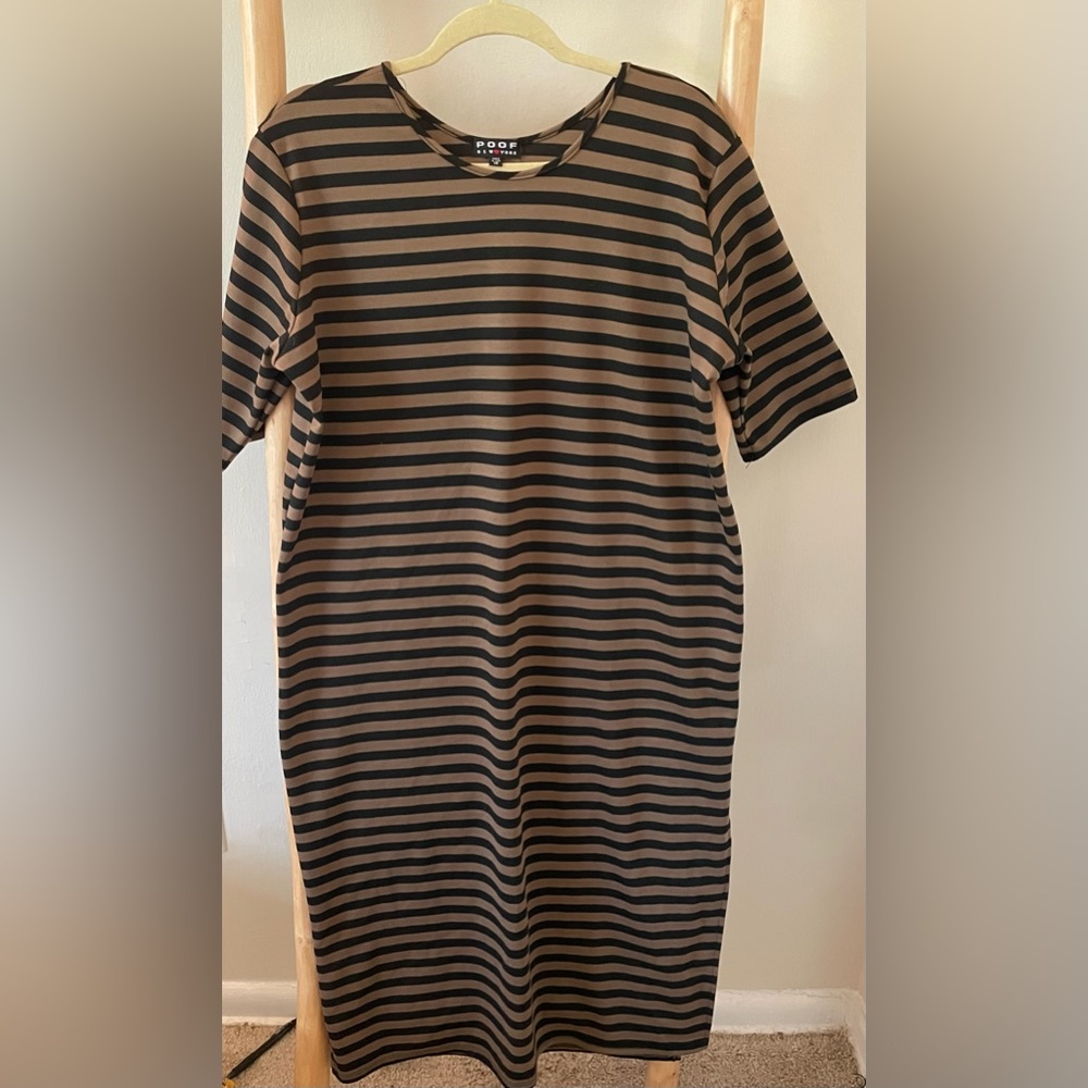 Beautiful brown and black maxi dress with leg slit (Size 1X)